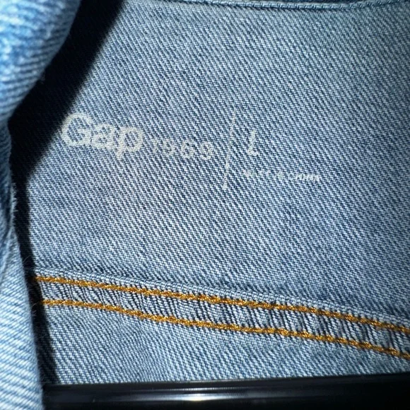 GAP Light Blue Denim Jacket - Picture 3 of 3